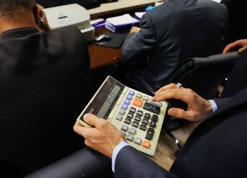 Iran Budget Deficit Doubles to $2.6b (Mar-Sep 2018)