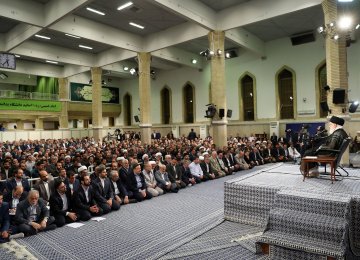 Leader of Islamic Revolution Ayatollah Seyyed Ali Khamenei addresses a group of university teachers in Tehran on Sunday.