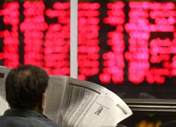 Tehran Stocks Pare Losses as Petchem Shares Rise  