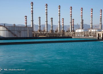 Gasoline Refinery in South Iran Aims to Raise Production to 40 mld