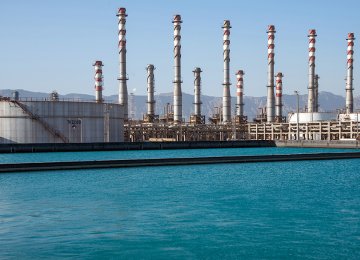 Iranian Refineries Prepare for Supplying IMO-Compliant Shipping Fuel 