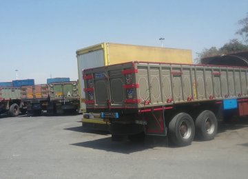Road Unworthy Commercial Vehicles Fined in Tehran