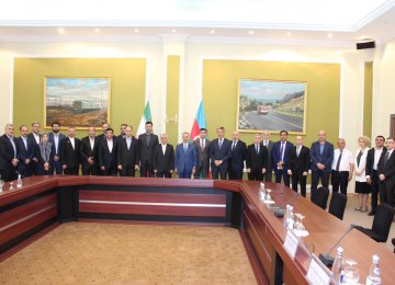 Tehran, Baku Sign Deal to Boost ICT Ties