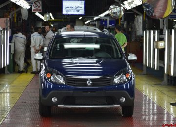 Iranian Carmaker Says Cannot Deliver Presold Renaults