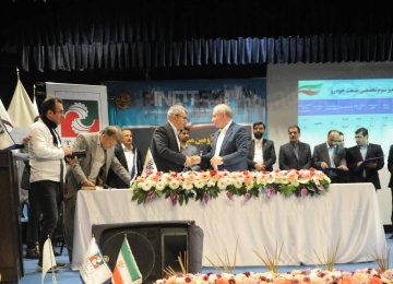 Iranian Automakers, SMEs Sign $108m Localization Deal