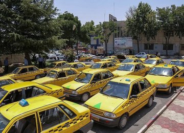 Soaring Car Prices Impede Taxi Renovation Program 