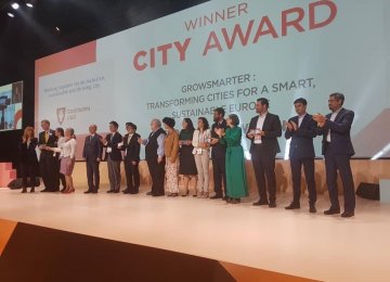 Tehran Municipality Initiative Honored by World Smart City Award