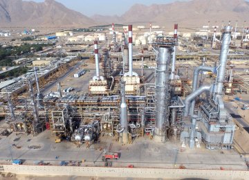 Isfahan Oil Refinery to Become Petro-Refinery Holding Company