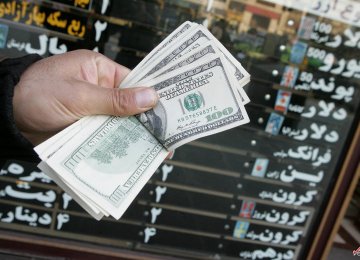Currency Rates Climb in Tehran for 3rd Straight Day
