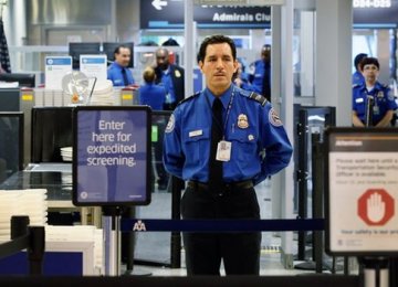 Ebola screening at US airports