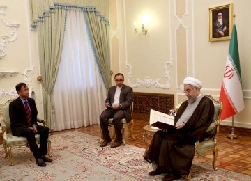 Rouhani Receives New Envoys