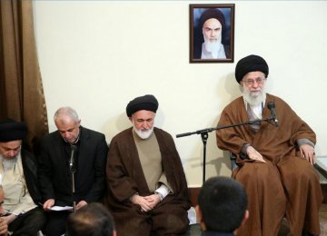 Leader Visits Martyr&#039;s Family 