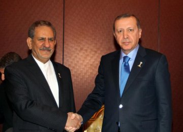 Tehran, Ankara Make Efforts to Remove Differences