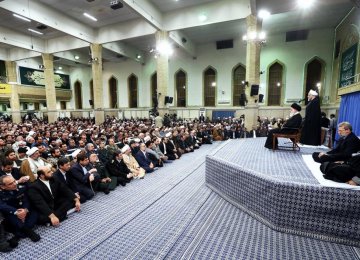 Leader Calls for Building  Modern Islamic Civilization