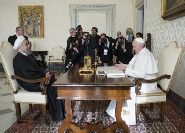 Pope Receives Rouhani 