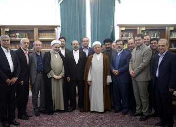 Rafsanjani Hails Negotiating Diplomats&#039; Deftness