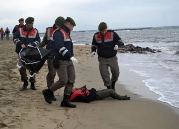 21 Migrants Drown 