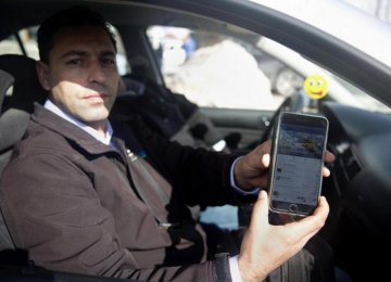 Palestinian Apps for Crossing Checkpoints