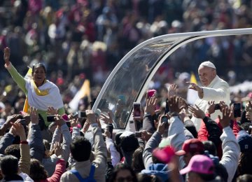 Pope Francis Urges Mexico to Vanquish Drugs Scourge