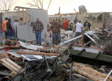 US Storms Leave Trail of Death, Destruction