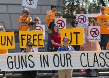 University of Texas Dean to Quit Over Gun Law