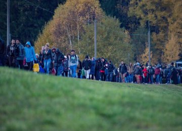 Germans Restrict Migrants’  Austrian Entry Points 