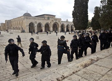 Muslims Urged to Defend Al-Aqsa
