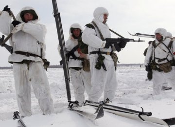 Russian Bases to Span Entire Arctic Border by Yearend