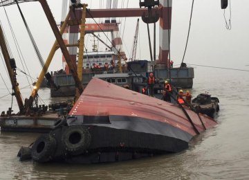 21 Dead in China Tugboat Accident
