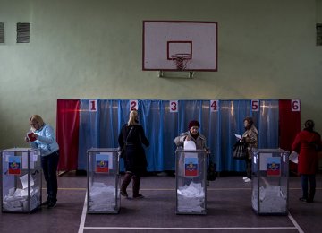 Incumbent Leaders Win East Ukraine Elections