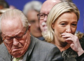 Le Pen Disowns Daughter 