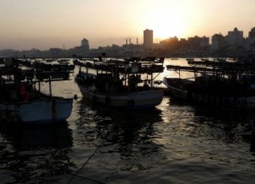 2 Gazan Fishermen Wounded, 4 Missing in Israeli Fire