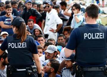 Germany Calls for Limits on EU Influx 