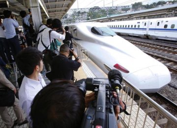 2 Dead in Japan Train Fire