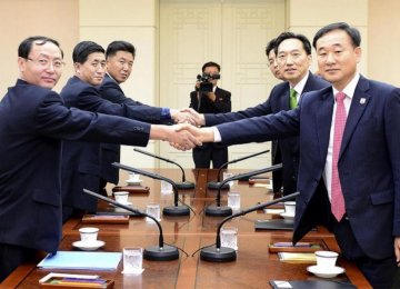 North, South Korea Agree  to Hold Family Reunions 