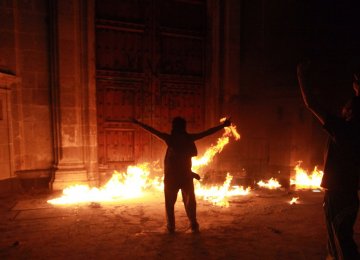 Protesters Torch Mexican Palace Over Missing Students 