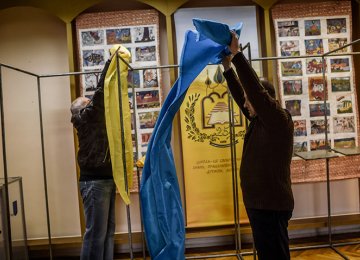Ukraine Votes Amid East’s Boycott