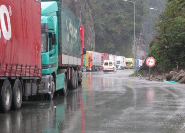 Truck Traffic Normal at Iran-Turkey Border