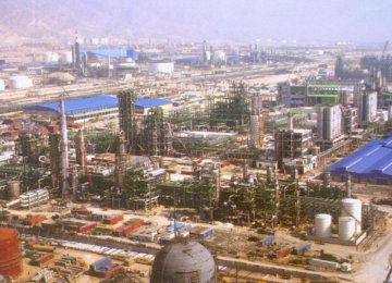 Global Petrochem Players Visit Asalouyeh