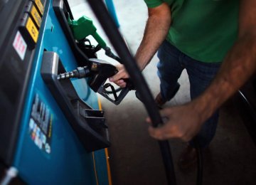 Gasoline Prices Flat Until March 2016