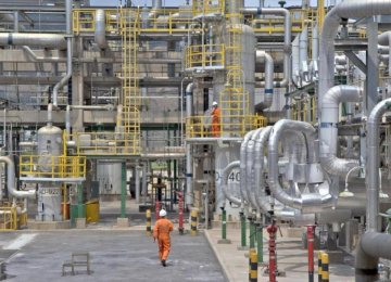 Plan to Reduce Tabriz Refinery Mazut Output