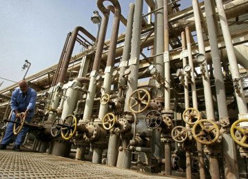 Iran Needs $100b to Revamp Oil Industry