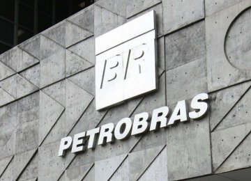 Petrobras Posts $1b  Q3 Loss