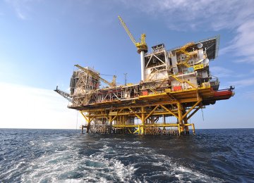 Installation of Oil Platform in SP 