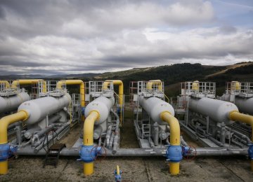 Russia Resumes Gas Supply to Ukraine
