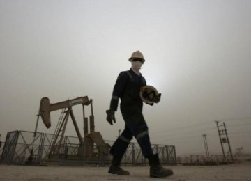 Saudi Arabia Faces Crude Pricing Dilemma