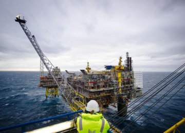 Lukoil Receives $1b Loan for Shah Deniz Project