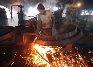Iran-India $2.5b Steel Deal Totters as Sanctions End Nears