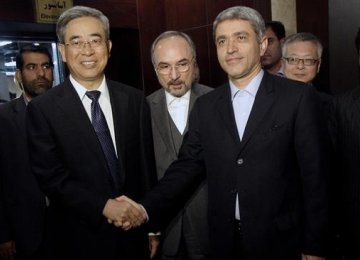 Chinese-European Tug-of-War for Business in Iran