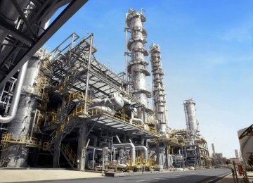 Gov’t Tightens Grip on Petrochem Trading  